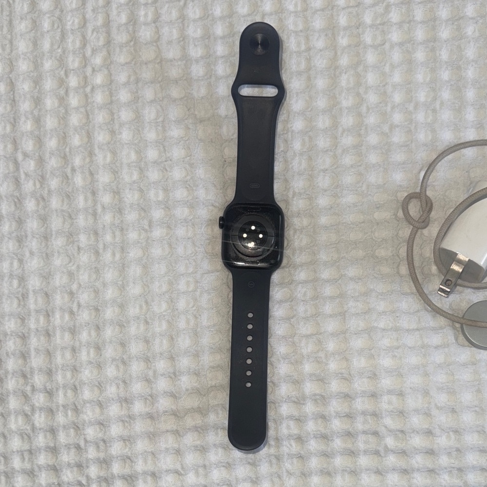 Apple Watch Series 10 (GPS + Cellular) - Picture 2 of 4